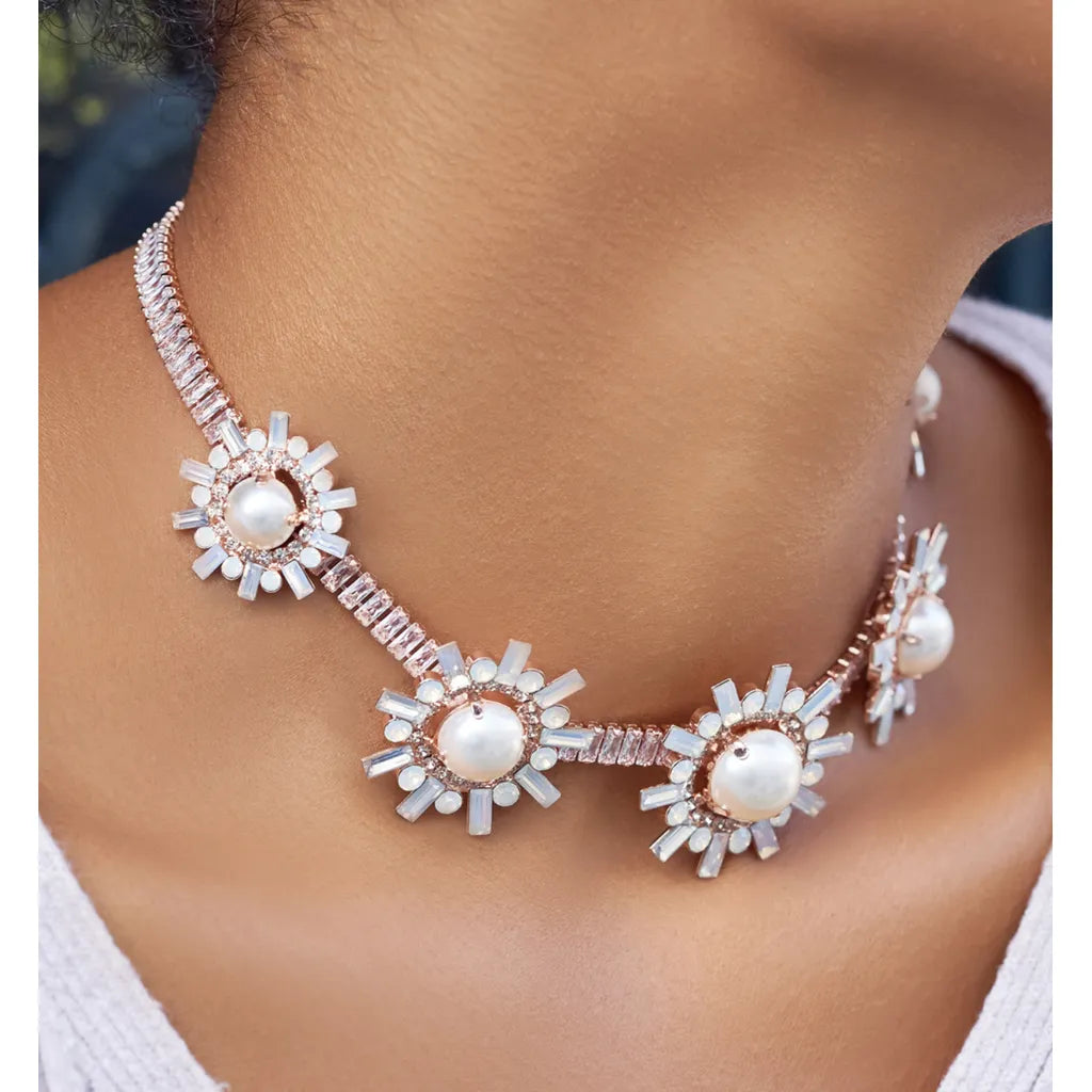 Necklace with Pearls and Crystals (Pearl Ball)